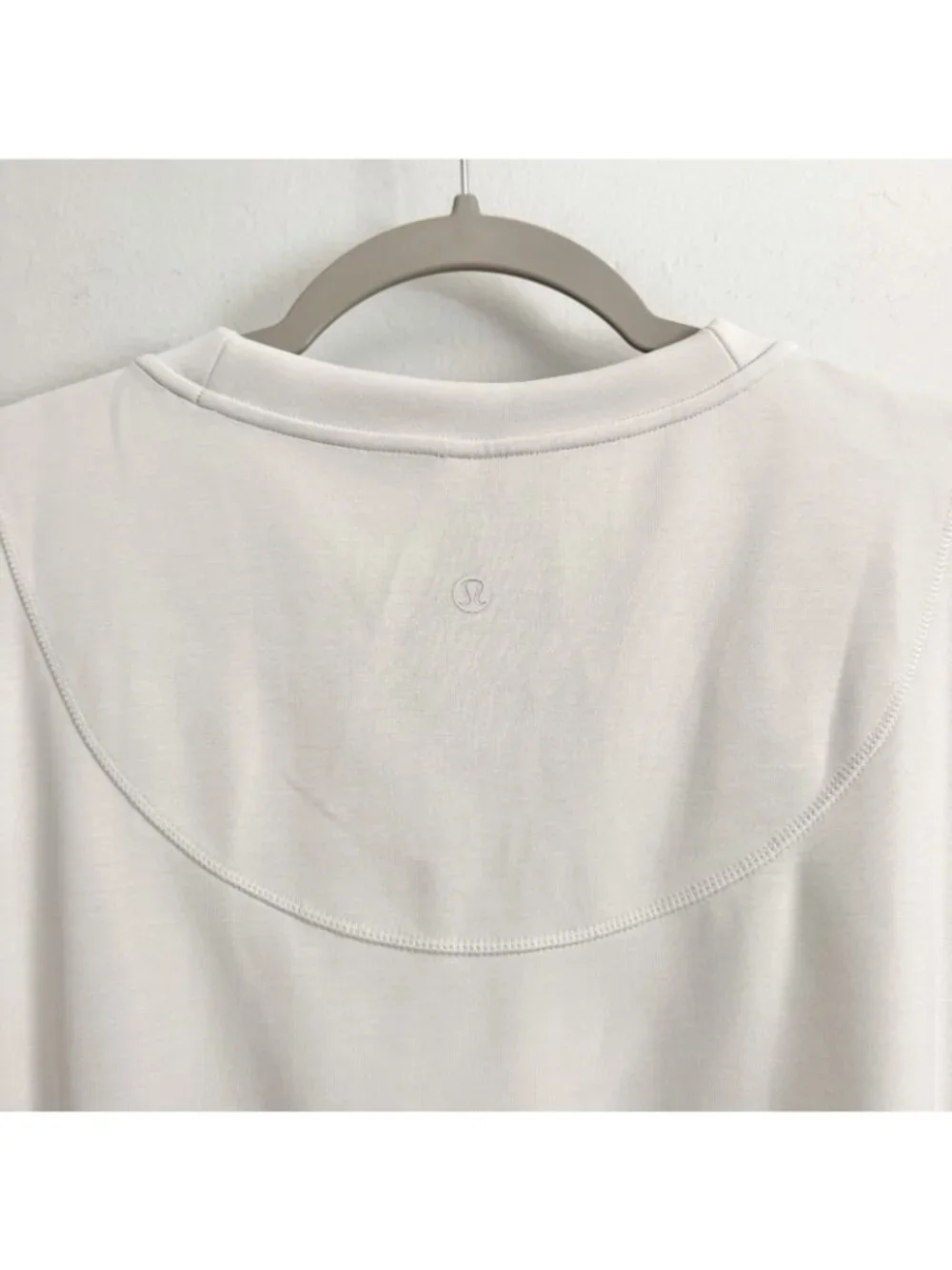 Lululemon White Softstreme Gathered Short Sleeve Shirt Cropped Women’s Size 12